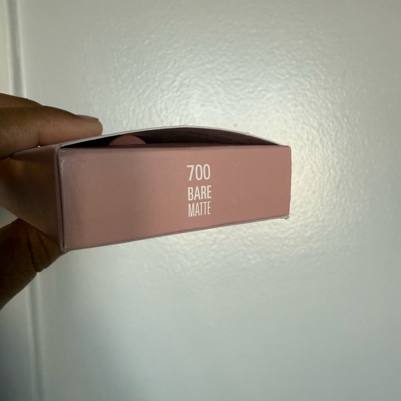 Kylie Jenner Cream Lipstick Matte Finish Makeup - Picture 4 of 4